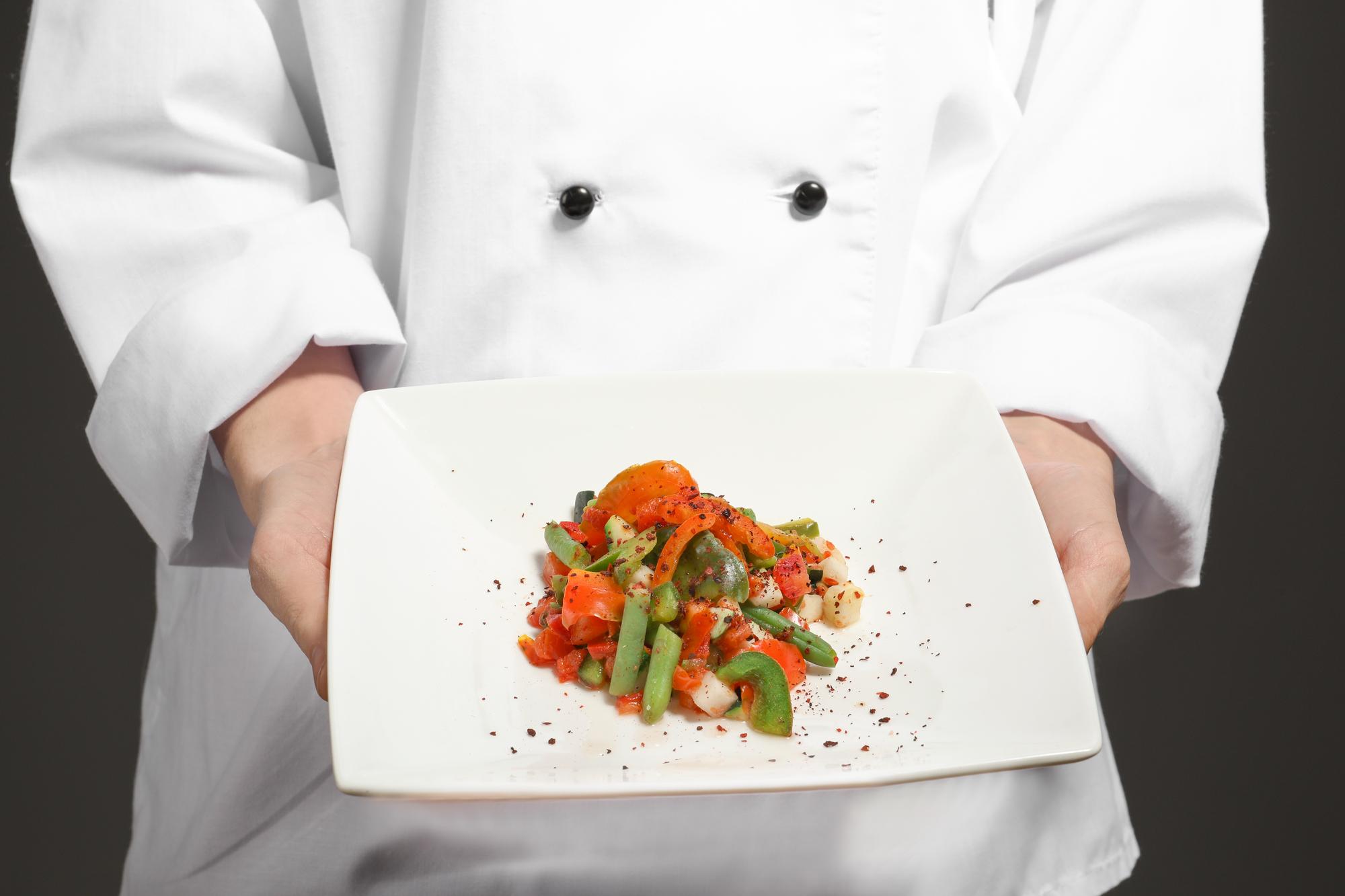 Chef che mostra una ricetta veloce
